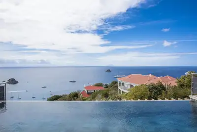 Image de Vues fantastiques, piscine avec transats et portique, terrasse sur le toit, wifi gratuit