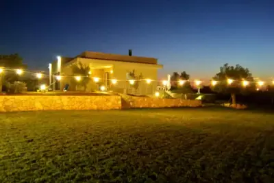 Image de Maison avec piscine immergée dans la campagne du Salento