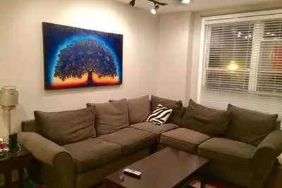 Unité confortable à l'étage idéale pour les petits groupes