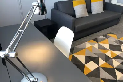 Image de Appartement n ° 5 moderne et entièrement équipé à Beaconsfield dans la nouvelle ville, promenade facile à pied de la gare