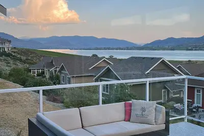 Image de Venez profiter de notre belle escapade Pinot House dans la belle Osoyoos Bc Canada.