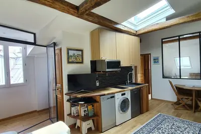 Image de Magnifique 2 pièces en plein centre de Paris tout équipé Ac