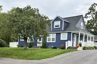 Image de Maison récemment rénovée - à quelques minutes de Cedar Point, du Kalahari, de Sports Force & Ferry