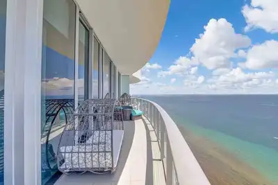 Image de Penthouse 3 chambres au dernier étage dans la meilleure vue de Hyde