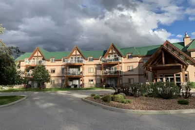Image de Heron Invermere Point - 71- $ 279 $ / Nuit, 2 Br. condo / Piscine / spa / Parc Passe / Mtn. view
