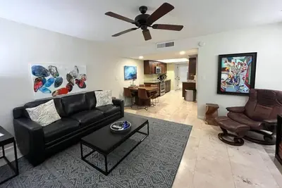 Image de A + Area, piscine chauffée / Spa, à distance de marche des commerces et des restaurants! Près de la vieille ville Scottsdale & Golf