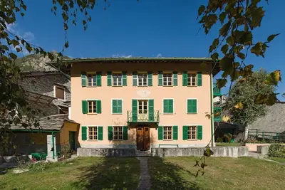 Image de Villa accueillante dans les Alpes italiennes, pour les amoureux de la nature épris de patrimoine