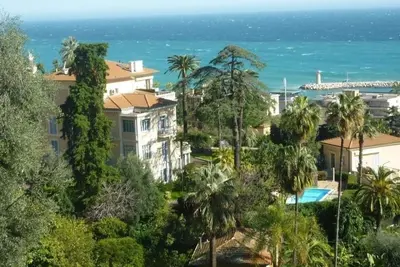 Image de Luxueux appartement dans la villa Belle Epoque avec vue sur la mer