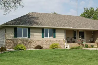 Image de Maison de débrayage de 5 chambres pouvant accueillir jusqu'à 15 personnes
