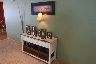 Image de 4 chambres 2 1/2 maison de campagne de bain à quelques minutes de la ville