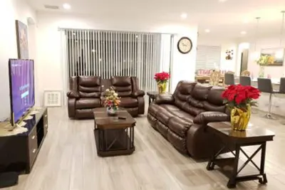 Image de G6001 Disney's Neighbour 13br / 10ba Wifi / Piscine & Spa