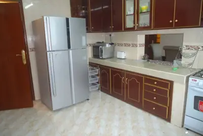 Image de 3 chambres, appartement bien meublé à Westlands.