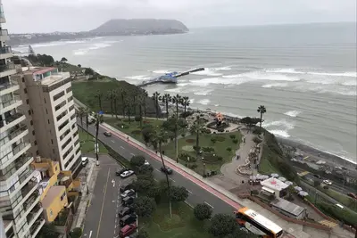 Image de Duplex du 15 / 16ème étage avec vue spectaculaire sur l'océan en face du Parque del Amor