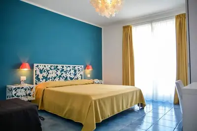 Image de Les appartements \"Baia Garagliano\" sont situés dans le centre de Scario.
