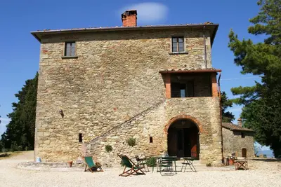 Image de Arco, Charmant apt récemment rénové x4p en Toscane avec piscine partagée