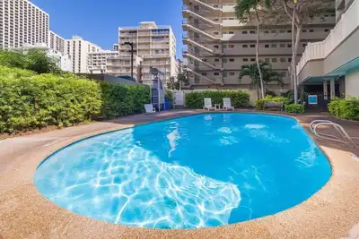 Image de Mountain View Studio | Steps to Waikiki Beach
