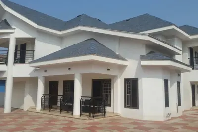 Image de Belle maison sécurisée avec sécurité 24h / 24
