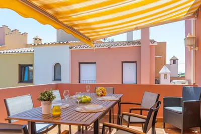 Image de Bel appartement avec une grande terrasse