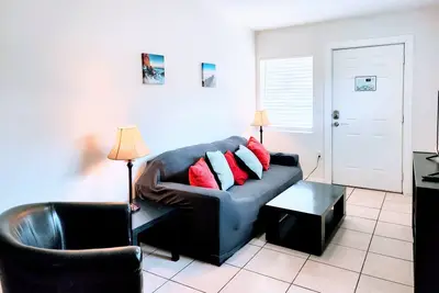 Image de Unité confortable près de tout. Netflix WiFi & Plus