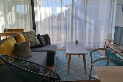 Image de Appartement lumineux, terrasse & balcon, exposition port maritime/mont st Clair