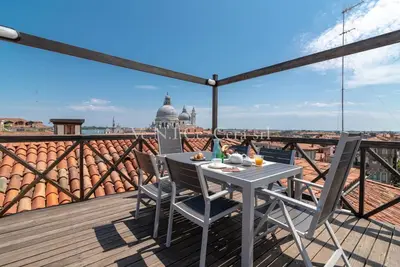 Image de VeNICe Cera Poli Grappa Suite