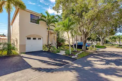 Image de Propre, confortable et proche 2 Nsu, Fiu, Ffl Airport, Sawgrass Mall