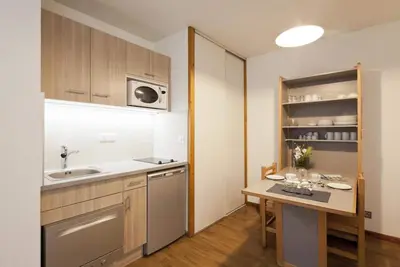 Image de 50m du centre station, 2ème étage, balcon, 28m², Brides Les Bains