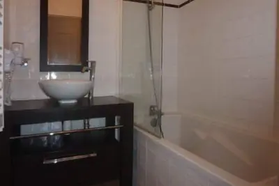 Image de 200m des commerces, 1er étage, vue piscine, piscine, sauna, hammam, terrasse, balcon, casier à ski