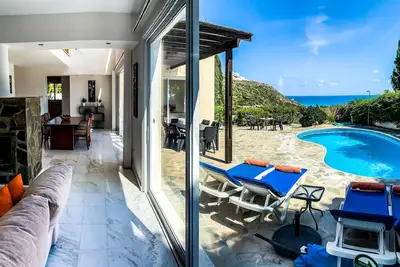 Image de Villa de 3 chambres, vue sur la mer