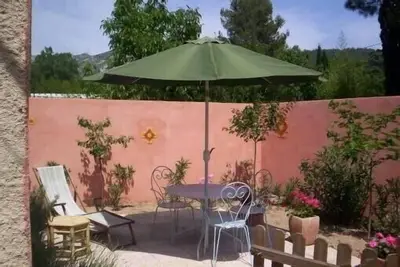 Image de Between hills and sea, in Provence small independent Loft, quiet, luxurious comfort