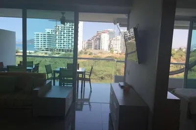 Image de Entouré par la nature et la mer! ! !