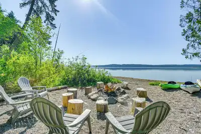 Image de Nouveau! Pnw Shelton Home avec Kayaks, Grill & Pvt. Plage