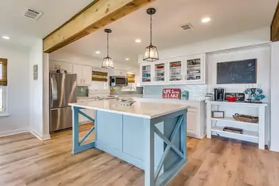 Image de Spécial d'automne. La vie est meilleure au bord du lac. Venez vous détendre au FishCamp @ Pk