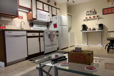 Image de Walkin récemment rénové et super mignon! 1br / 1bth unité dans la région de Fall Creek