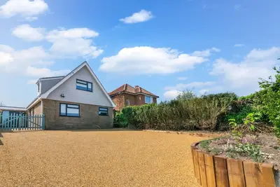 Image de Loxwood - Quatre Chambres Maison, Couchages 8