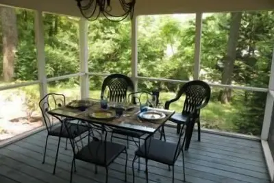 Image de Idyllique Lakefront Retreat - Le coq français