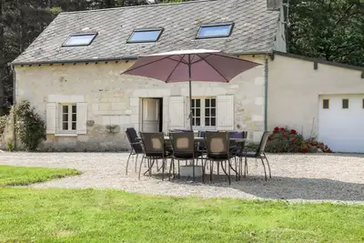 Image de Maison de campagne de la vallée de la Loire avec grand jardin privé et accès à la piscine du château