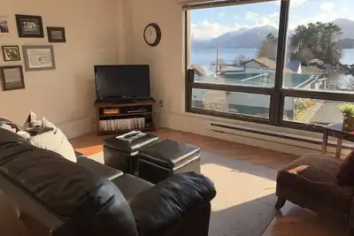 Image de Studio Downtown Apt. 7 avec vue sur l'océan et la montagne
