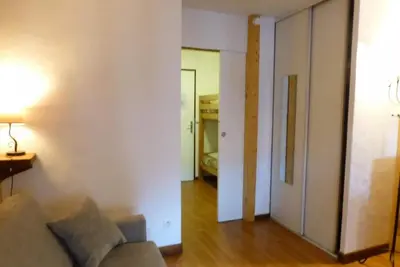 Image de 2ème étage, balcon, parking, télévision, casier à ski, 28m², Brides Les Bains