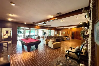 Image de 55 Acre Ranch Accueil avec 20 acres étang rempli!