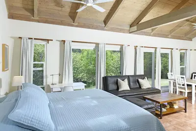 Image de Studio paisible et privé | Ferme de fruits bio de 12 acres avec passe-temps || Plage 10min