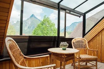 Image de Centre de la ville, beau balcon avec vue sur les montagnes