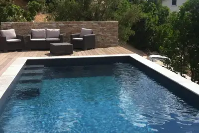 Villa  récente 2 chambres avec piscine privée à 5 mn des plages