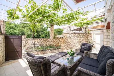 Holiday Home King - Maison 4 Chambres avec Terrasse