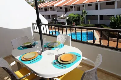 Image de Appartement  avec grande terrasse et belle vue piscine, solarium, parking privé