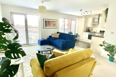 Image de Superbe appartement de luxe moderne Waterfront Ch1 avec une vue imprenable
