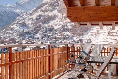Image de Appartement Loft de 3 chambres décloisonné avec une vue imprenable sur le Cervin.