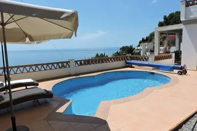 Image de Villa avec vue imprenable sur la mer et piscine privée