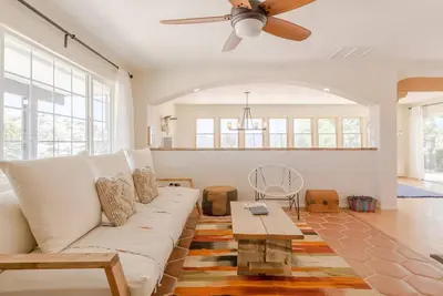 Image de Retraite paisible dans une maison de ranch dans le désert sur plus de 2 hectares de rochers avec vue