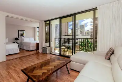 Image de Retraite tropicale, Condo 1br avec vue sur la mer et la ville, parking et cuisine complète